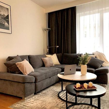 Apartaments Airport Okecie Premium 바르샤바 외부 사진