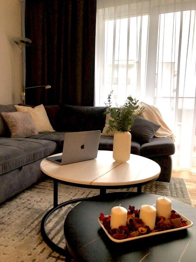 Apartaments Airport Okecie Premium 바르샤바 외부 사진