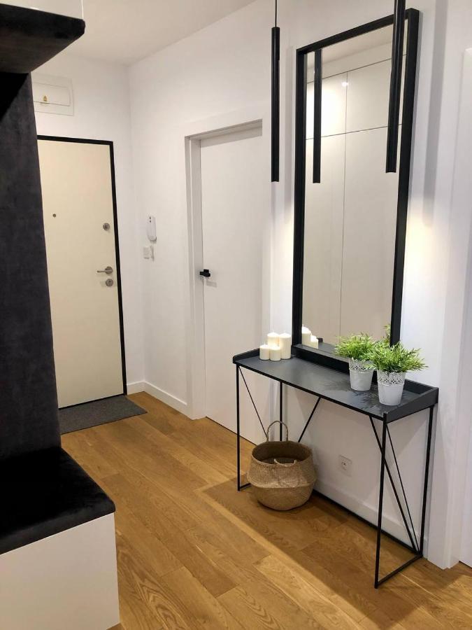 Apartaments Airport Okecie Premium 바르샤바 외부 사진