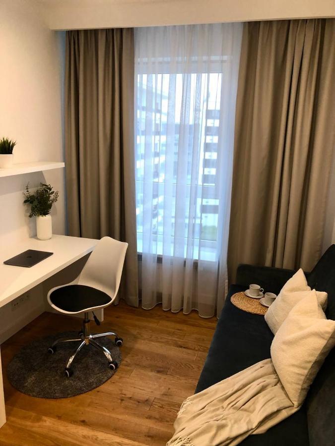 Apartaments Airport Okecie Premium 바르샤바 외부 사진